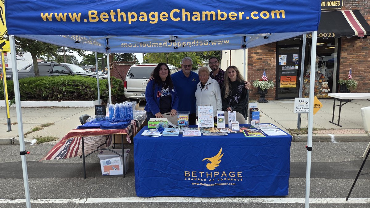 timelesslisa's tweet photo. Bethpage Street Fair day! https://t.co/vL1aFmgIwJ