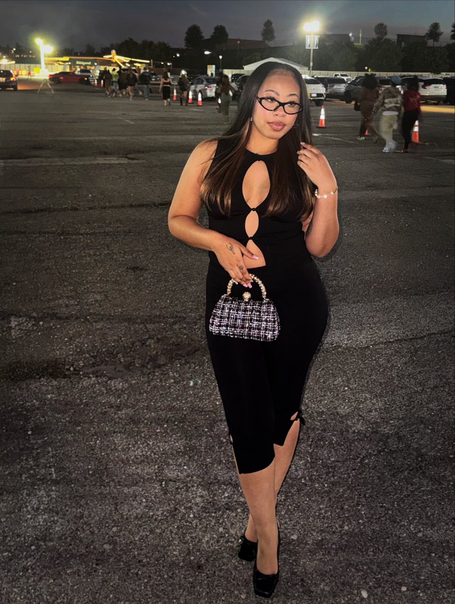 BossLadyJaylee's tweet photo. self righteous ๐โ๏ธ #neotrapsoultour https://t.co/vkPTYanfTU