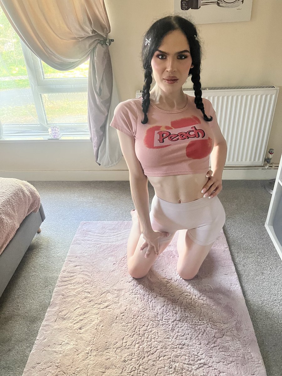 CruellaStar's tweet photo. #transwomenarewomen #transwomenarewomen #transmenaremen #tgirl #transgender #transsexual #cruellastar #makeup #altmodel https://t.co/1zRfdVCp2o