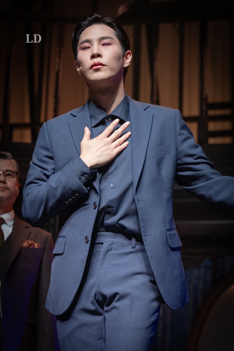 Little__Dipper_'s tweet photo. 261004 뮤지컬 엠.버터플라이 낮공 커튼콜
송 릴링 役 #유태율 #유태율배우님 https://t.co/7JncHKXVL4