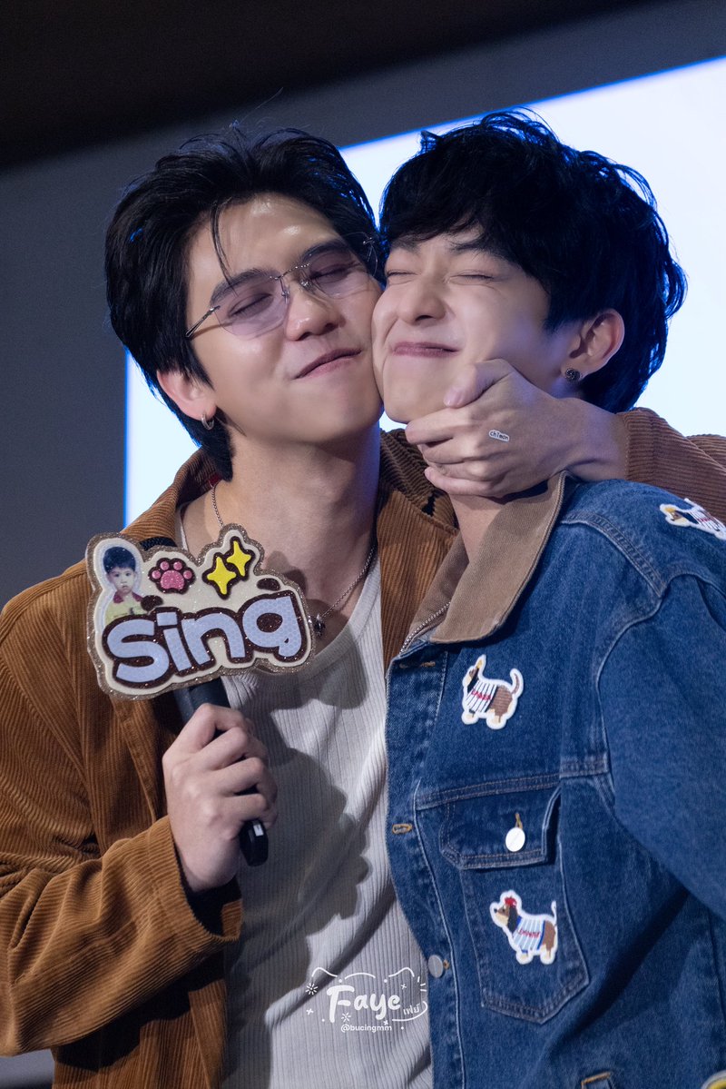 bucingmm's tweet photo. รักกันไปนานๆน้าา🥹🤎💛

1ST FANIVAL OF SINGCHIMON
 #GMMTVFANIVAL2026HappyFamilyxSC https://t.co/McNtFFJYPL