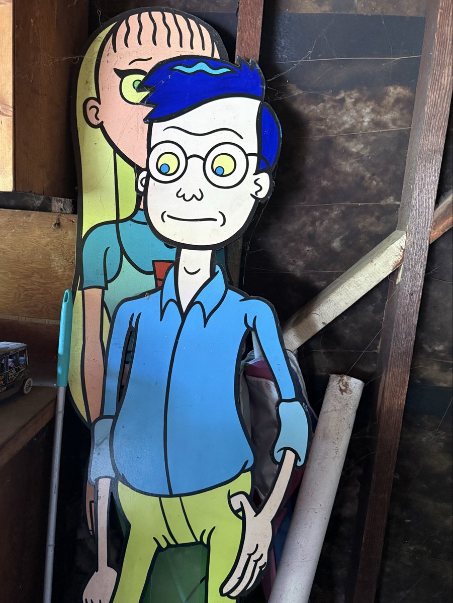 Joshstrangehill's tweet photo. Just found a box of Mission Hill scripts in my garage including:

- Scripts for partially produced episodes (like script in middle)
-Table read/record scripts with scenes we cut

-Lifesized Kevin &amp; Posey waiting for a new life

I'll post cut scenes and other delights in this 🧵 https://t.co/w90U2IHQjD