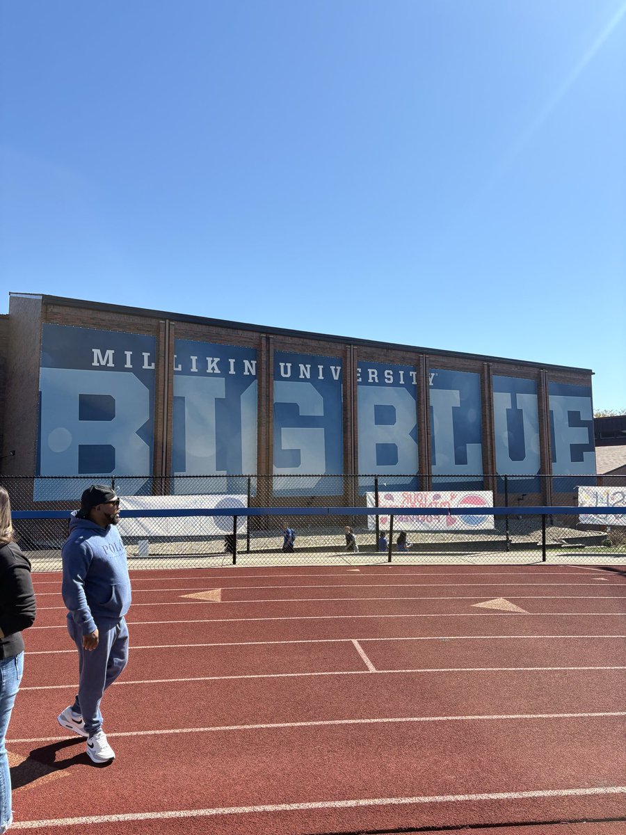 TangElijah10568's tweet photo. Had a great game day visit at @MU_BigBlueFB. Thank you @CoachTayJr for the invite, it was great to experience the campus and atmosphere.
@chris_prostka @rudolph_coach @GOWHS_FOOTBALL 
#gobigblue https://t.co/TGKj3MBZKZ