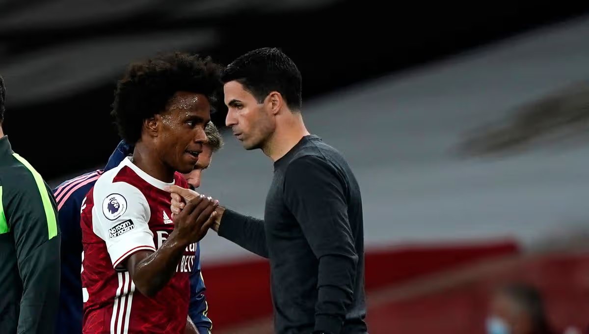Blue_Footy's tweet photo. 🗣 Willian: "Arteta said to me, "Ah, we're gonna play like this, gonna play like that. I want you to be the main guy. We're going to build the team around you, blah blah blah". Three months later, said to my agent, "I want to leave"."

~ @obionepodcast https://t.co/5eSqUny908