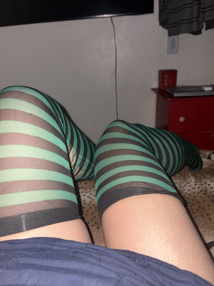becoolico's tweet photo. se rompió #femboy #twink https://t.co/dNEm4bw5jz