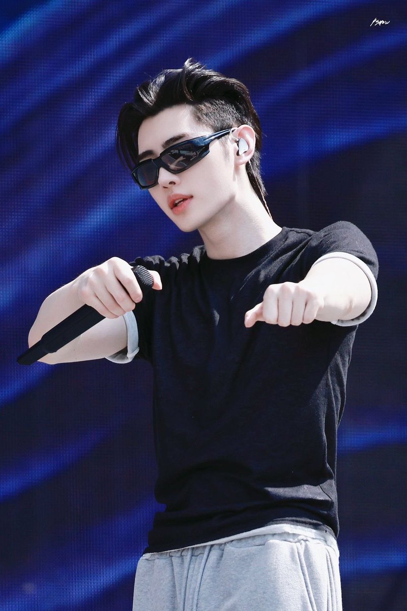 dddoch2's tweet photo. 🕶️ https://t.co/K1Kg6lkodV