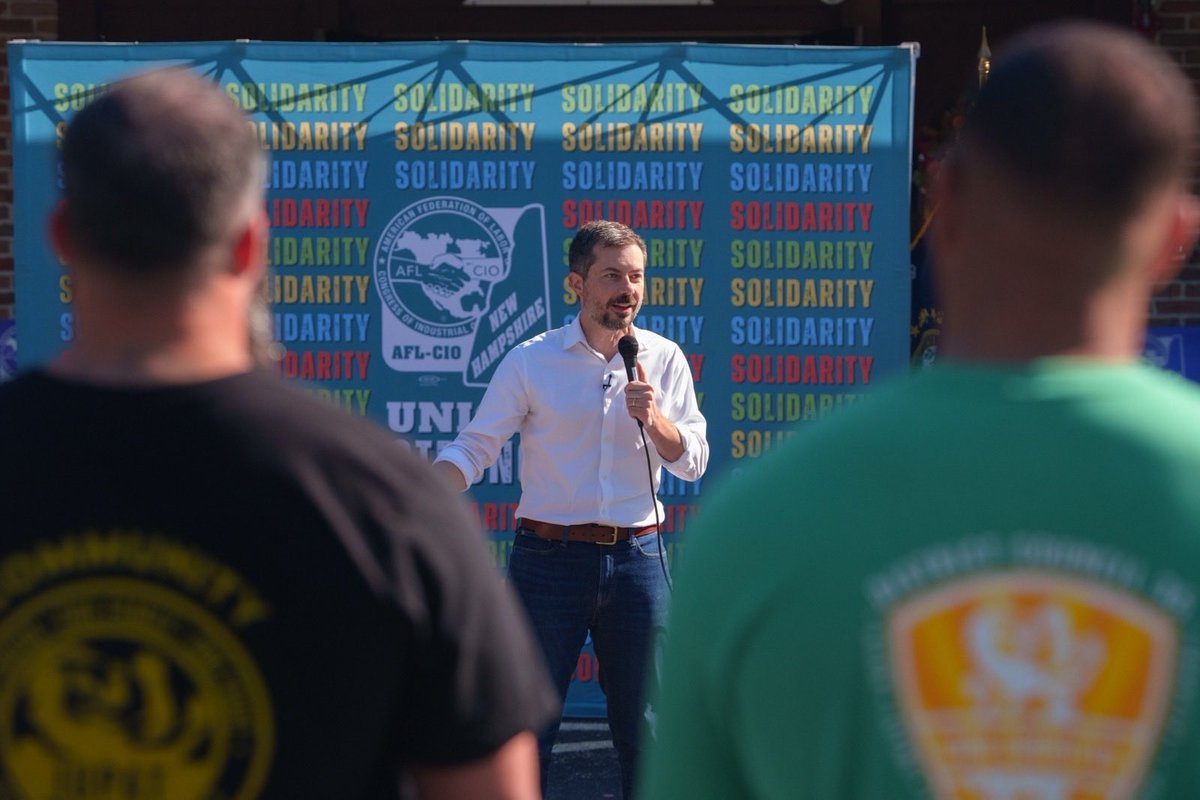 PeteButtigieg's tweet photo. Thanks to everyone - of all ages - who showed up on a Saturday to knock on doors and make sure our excellent Democratic candidates win up and down the ballot this November. https://t.co/C80YML2d4a