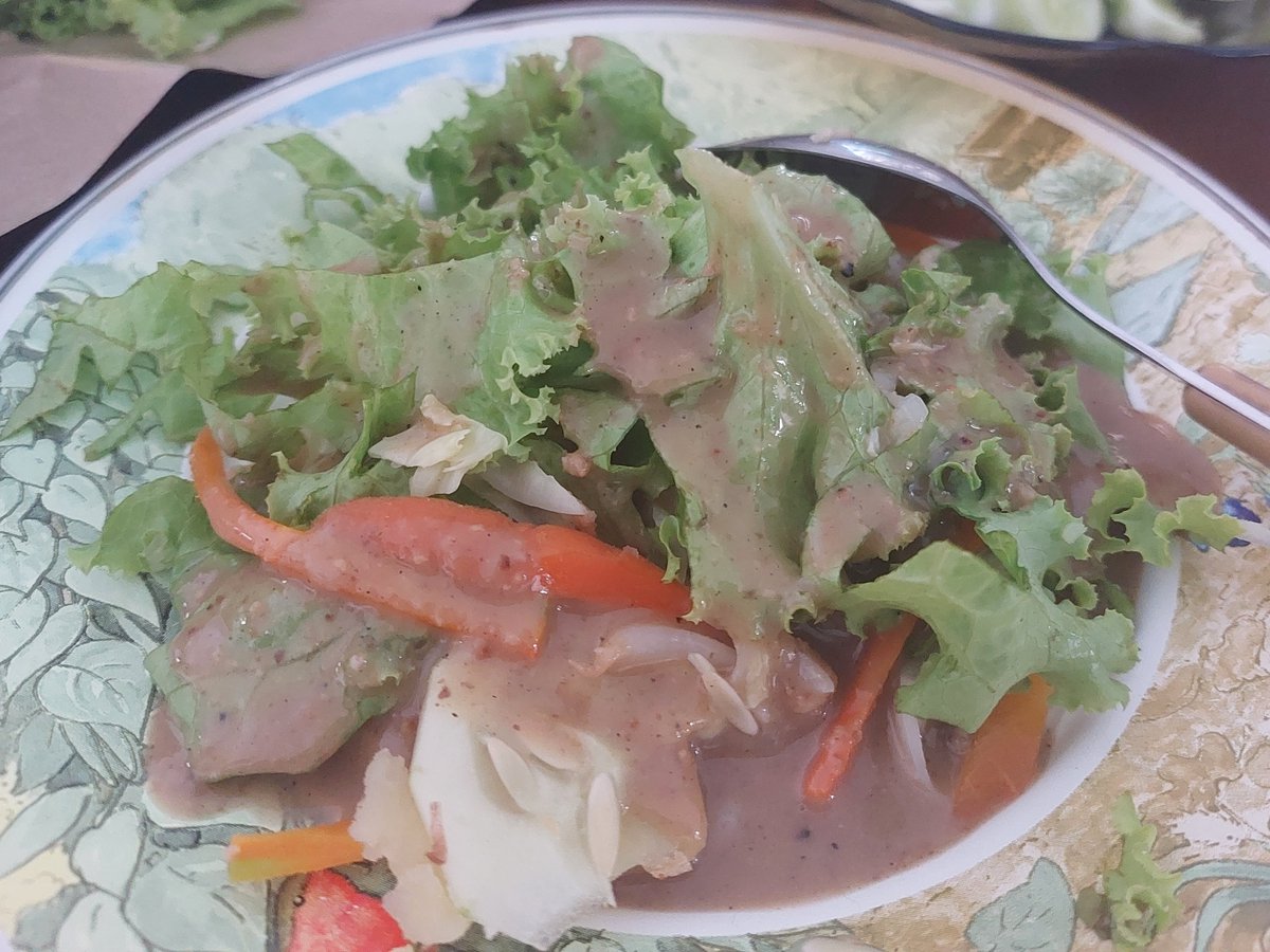 netramemutih's tweet photo. Aku juga bisa dijastipin gado-gado langgananku buat dibagi-bagi ke orang sekitar, 15k sudah sama fee. Pasti ada dokumentasi. 🙏🏻 https://t.co/KZtweNEVtx