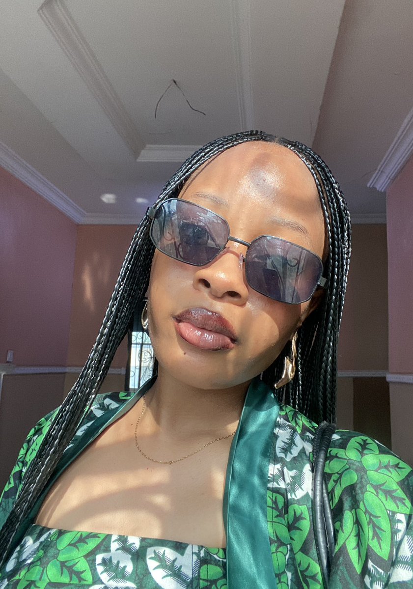 bolaoflyfee's tweet photo. i kissed the sun. 😍💋 https://t.co/mYP9GzOIqA