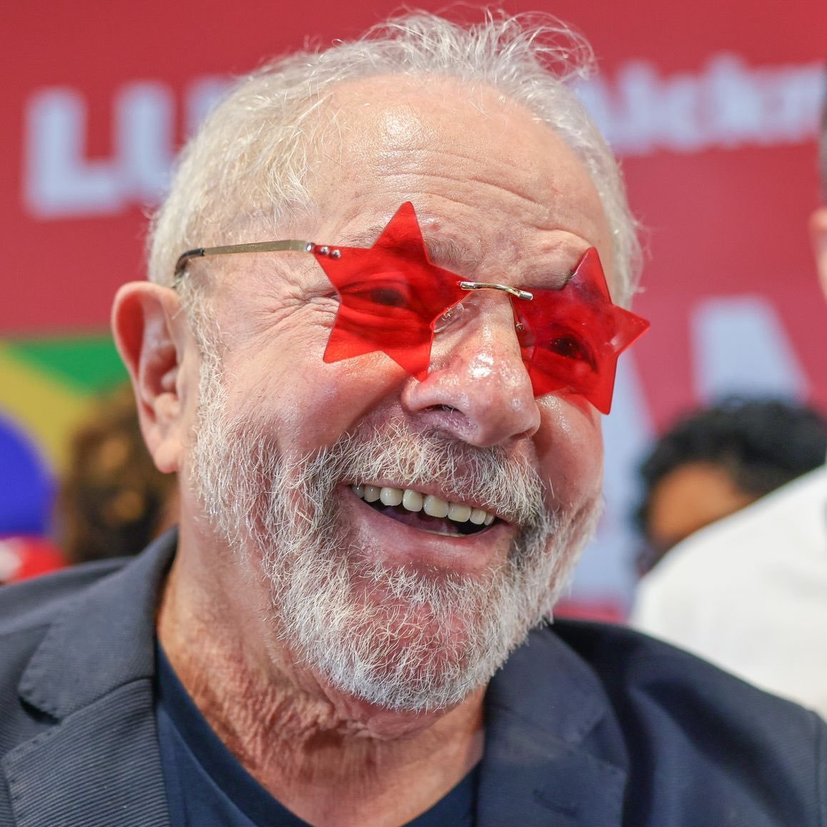 sboficial's tweet photo. 🚨 DE LAVADA! Lula venceu o 1º turno na França com 8769 votos contra 1758 de Flávio Bolsonaro. #Eleicoes2026 https://t.co/XgYmgR6W49