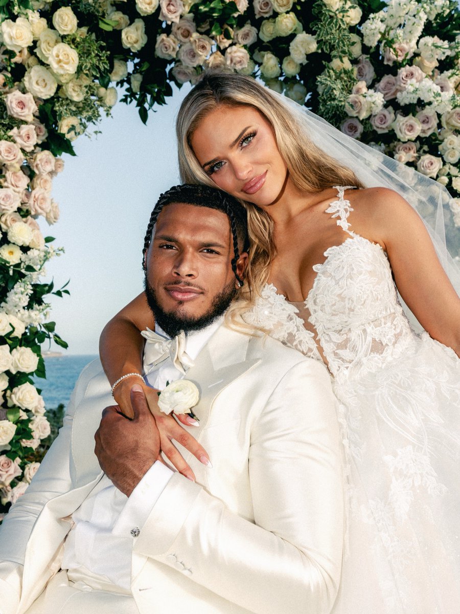 SirBartPimpson's tweet photo. 🏈SYSBM NFL Edition

Jermaine Johnson's  beautiful wife and family ❤️

#SYSBM #FYSBM #FreeYourSelfBlackMan #NFL #ThursdayNightFootball #TNF https://t.co/KKjFA5ynKW
