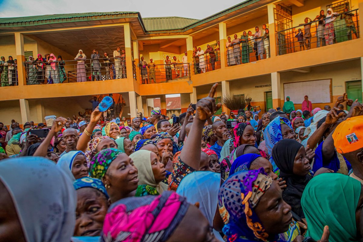 Abdulquawiy_O's tweet photo. Yesterday, in a strong show of unity and a carnival-like atmosphere, I joined our esteemed party members under the aegis of the Saadudeen Salaudeen Vanguard (SSV), to welcome scores of PDP defectors from the Alawo-Kekere zone during their weekly meeting at my home base in Ibagun Ward, Ilorin East LGA.
In my remarks, I reaffirmed that our great party, the APC, under the leadership of His Excellency, Mallam AbdulRahman AbdulRazaq, CON, remains united and focused on an issue-based campaign anchored on the administration’s impressive track record in road infrastructure and social investment programmes.
I assured the new entrants of equal representation and urged them to intensify grassroots mobilisation and door-to-door engagement in support of our candidacy and all APC flagbearers—from the re-election of President Bola Ahmed Tinubu, GCFR, to our APC Governorship Candidate, Rt. Hon. Engr. Salihu Yakubu-Danladi, at the 2027 polls.
It was heartwarming to see our people trouped out in large numbers to welcome us as I toured my home base from Amule to Sefura and Ode-Asude before concluding with a courtesy visit to our father, the Alangwa of Ibagun, Alhaji Sakariyau Ilufemiloye, where I received his royal blessings.
I also spent quality time with the Iyaloja of Kankatu Market, Alhaja Taiye Baraje, and members of the Kankatu Okada Riders Joint Zone.
AO