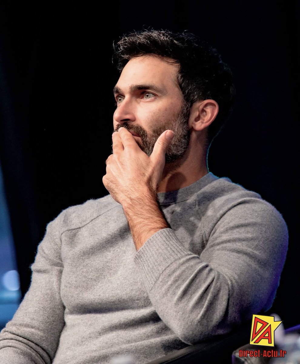 updatesofth's tweet photo. New photo of Tyler Hoechlin at Paris Manga via julienvachon https://t.co/oaozD8tb1C