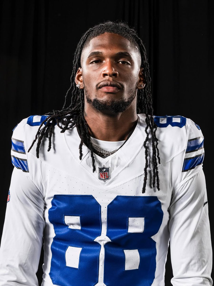 SleeperCowboys's tweet photo. BEST WR IN THE NFL ‼️ https://t.co/ucWR90v0Np