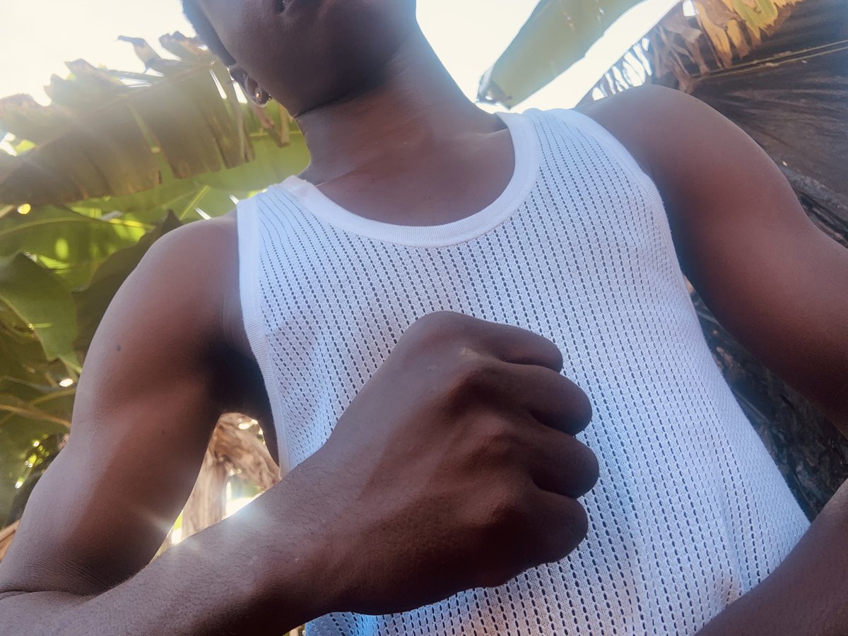 YoungBlckMaster's tweet photo. Worship your superior black God approach with your fucking tribute and get into your kinks .#blacking #bbc #findom #tribute #worship -#cashslave https://t.co/44MORZdvc6