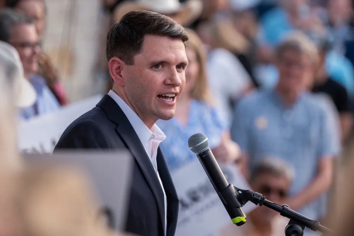 PollTracker2024's tweet photo. #TexasSenate

James Talarico releases statement on Angela Paxton ad

“Asking Texans to close their eyes and vote for a political party instead of the best person for the job is exactly what’s wrong with today’s politics.” https://t.co/mHqJQEWc18
