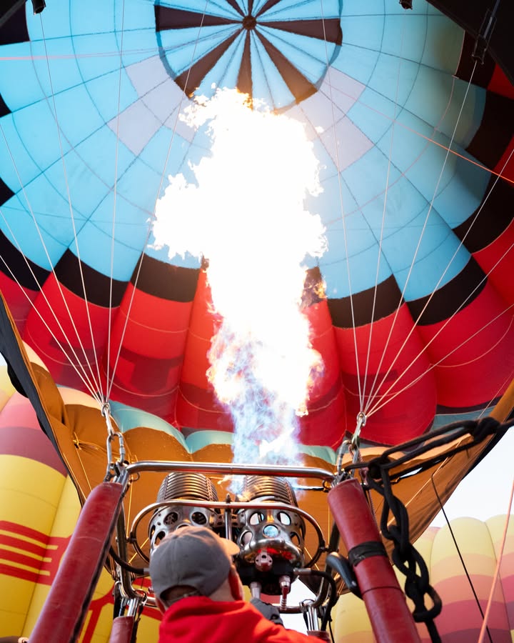 UNM's tweet photo. Happy Balloon Fiesta Lobos 🎈 https://t.co/pkALjUkQZh