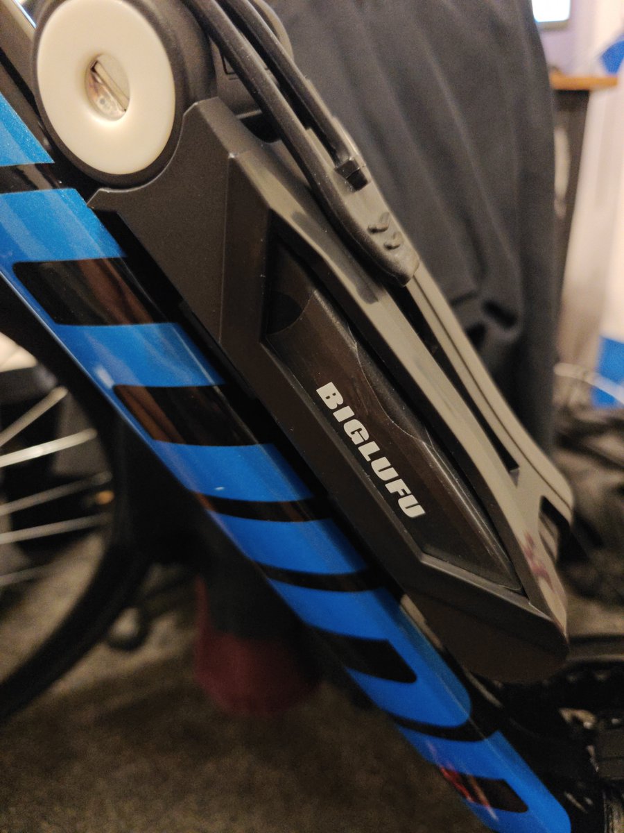 OfficialKeithIT's tweet photo. #random #slimedtires #slime #bike #schwinn #basicmaintenace #gtx2 https://t.co/NPvbsmaFMP