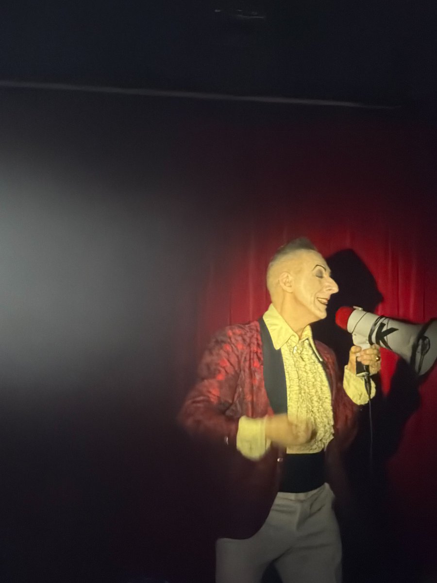 TheDoubleRClub's tweet photo. ‘Every day, once a day, give yourself a present.’

Start with a ticket to The Double R Club. 🎟️🔥

The Double R Club 
Thursday October 15th
Walthamstow Trades Hall  
The penultimate show of 2026!

🎟 https://t.co/WT0UP6yHLf

#Cabaret #DavidLynch #e17 #twinpeaks #london https://t.co/UAebTLaQ7e