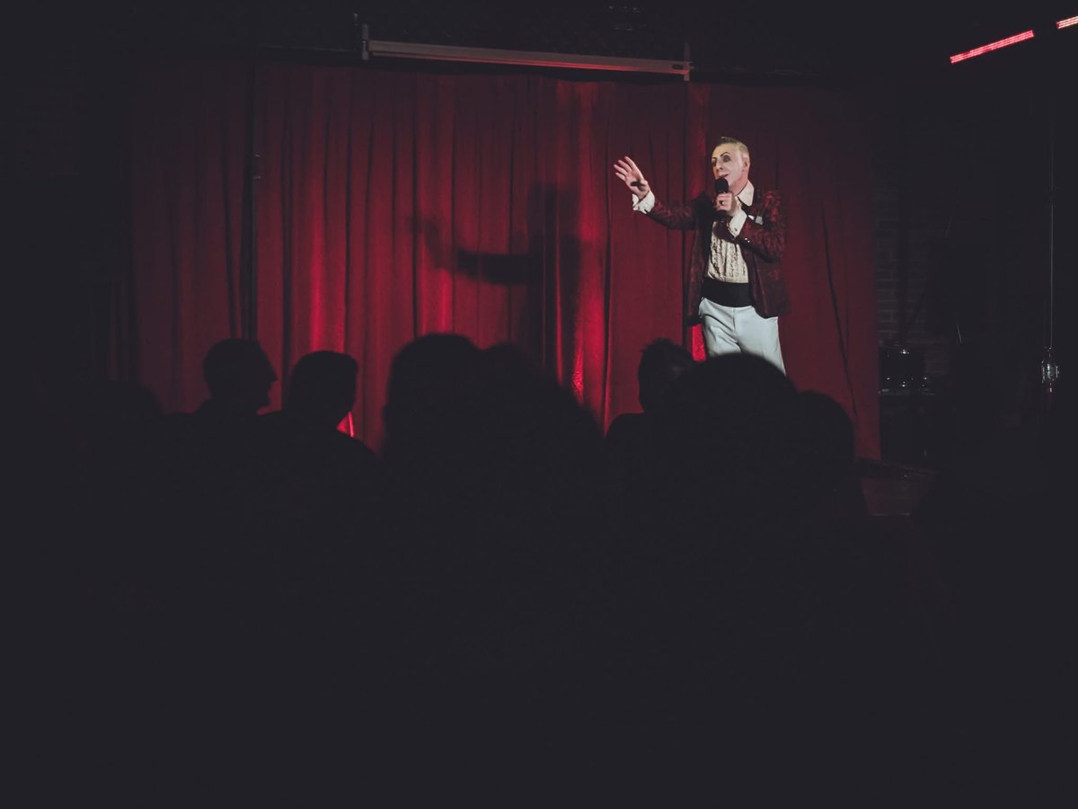 TheDoubleRClub's tweet photo. ‘Every day, once a day, give yourself a present.’

Start with a ticket to The Double R Club. 🎟️🔥

The Double R Club 
Thursday October 15th
Walthamstow Trades Hall  
The penultimate show of 2026!

🎟 https://t.co/WT0UP6yHLf

#Cabaret #DavidLynch #e17 #twinpeaks #london https://t.co/UAebTLaQ7e