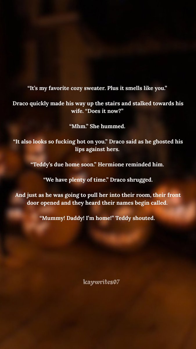 kaywrites07's tweet photo. Day 4: Cozy Sweater
Hermione loves stealing her husbands jumpers 🤷🏽♀️
#octoberprompts #dramione #dracoxhermione https://t.co/rzbLjlsEYK