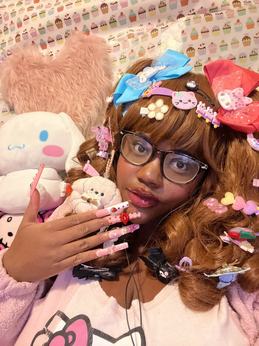 momosacutie's tweet photo. My soft Douyin-inspired makeup look black girl edition no lashes bc well I kinda don’t like wearing lashes often especially since I wear glasses ₍₍ (̨̡⸝⸝´꒳`⸝⸝)̧̢ ₎₎ first attempt i hope to grow better at it in time ₍ᐢ⸝⸝› ‹⸝⸝ᐢ₎ https://t.co/agdEMgg1rF