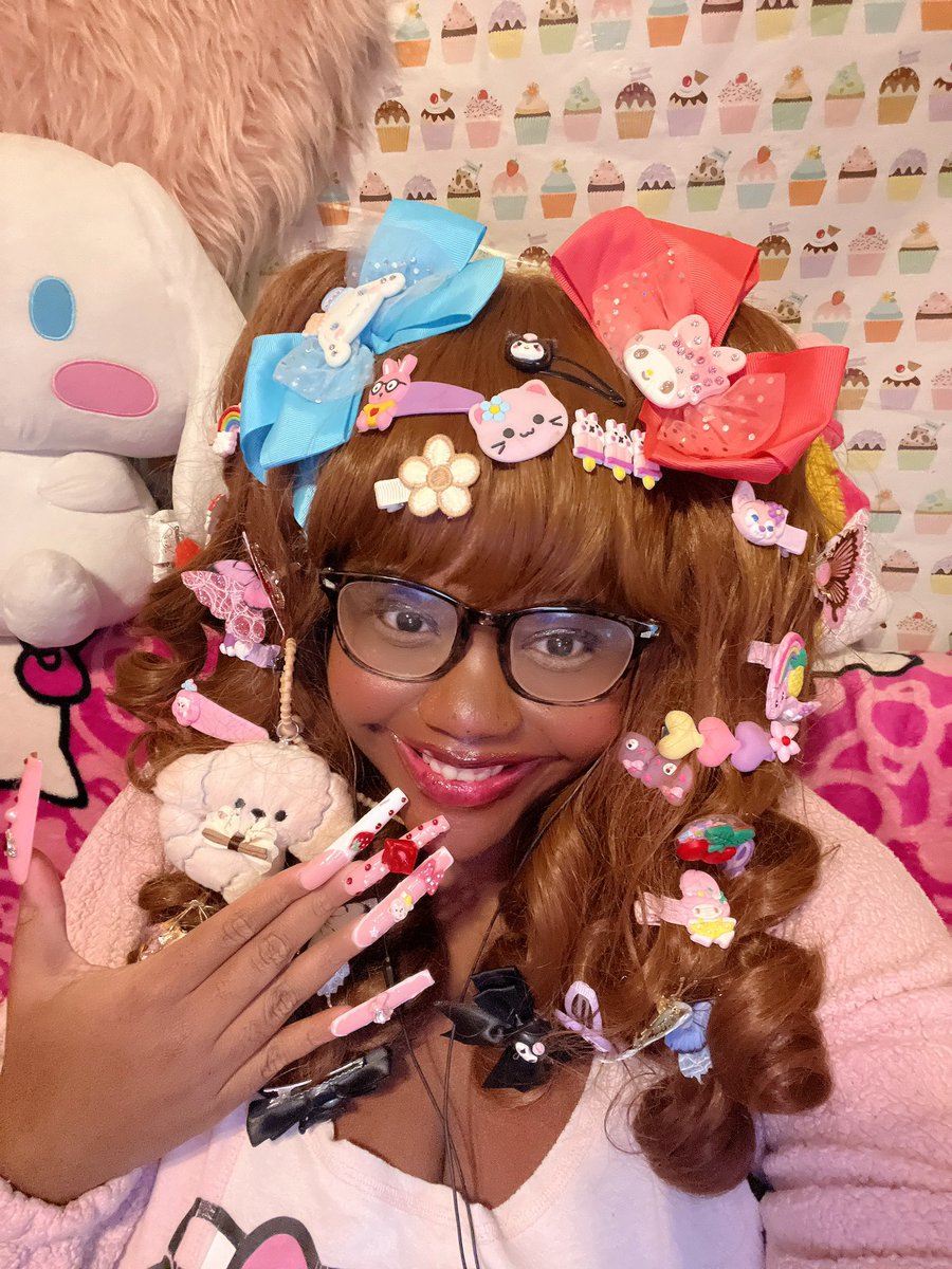 momosacutie's tweet photo. My soft Douyin-inspired makeup look black girl edition no lashes bc well I kinda don’t like wearing lashes often especially since I wear glasses ₍₍ (̨̡⸝⸝´꒳`⸝⸝)̧̢ ₎₎ first attempt i hope to grow better at it in time ₍ᐢ⸝⸝› ‹⸝⸝ᐢ₎ https://t.co/agdEMgg1rF