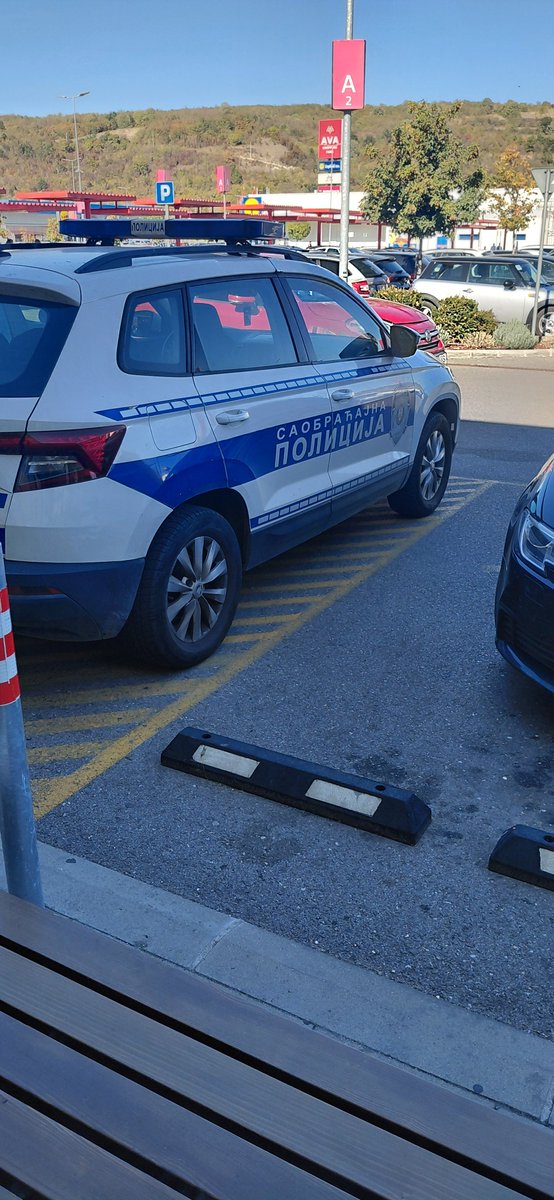 VMedjak's tweet photo. Pravila važe samo za građane izgleda.. https://t.co/jYCDiQBlyc