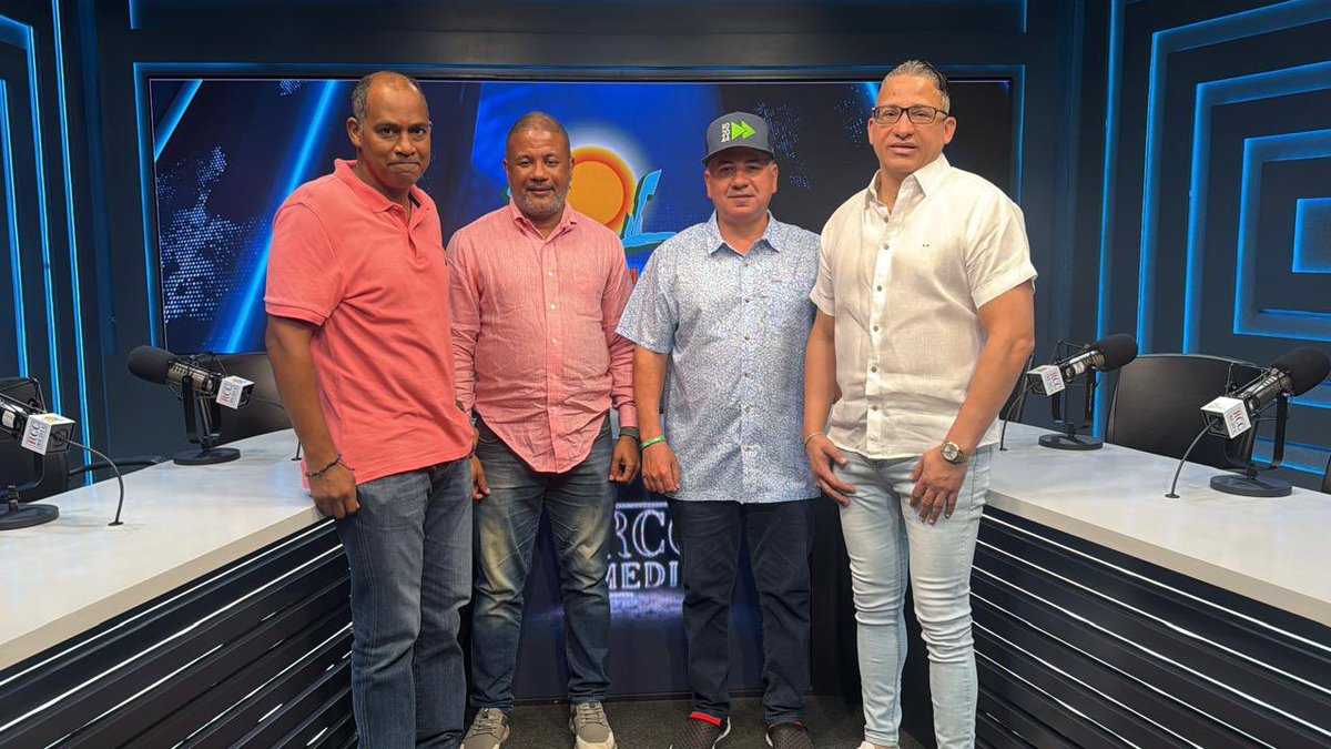 CesarAFernandz's tweet photo. Hoy, domingo 4 de octubre, participamos en Modo Opinión, por 106.5 FM, conversando sobre política, actualidad y la situación del país. ¡Gracias a Evaristy Jiménez, Stalin Pérez y Pedro Chanel por la invitación y el grato intercambio! @ZOLFM1065 @PropagandaFP https://t.co/KqBEYkvt1r