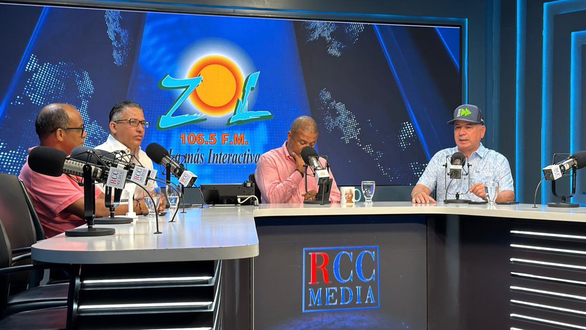 CesarAFernandz's tweet photo. Hoy, domingo 4 de octubre, participamos en Modo Opinión, por 106.5 FM, conversando sobre política, actualidad y la situación del país. ¡Gracias a Evaristy Jiménez, Stalin Pérez y Pedro Chanel por la invitación y el grato intercambio! @ZOLFM1065 @PropagandaFP https://t.co/KqBEYkvt1r