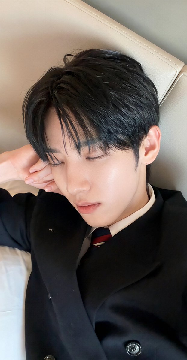 siuology's tweet photo. Cantik ganteng paripurna

PARK SIWOO AT VALENTINO PFWSS27
#PARKSIWOOxVALENTINO
#VALENTINOPFWSS27
#PARKSIWOO https://t.co/4wk2sDy28h