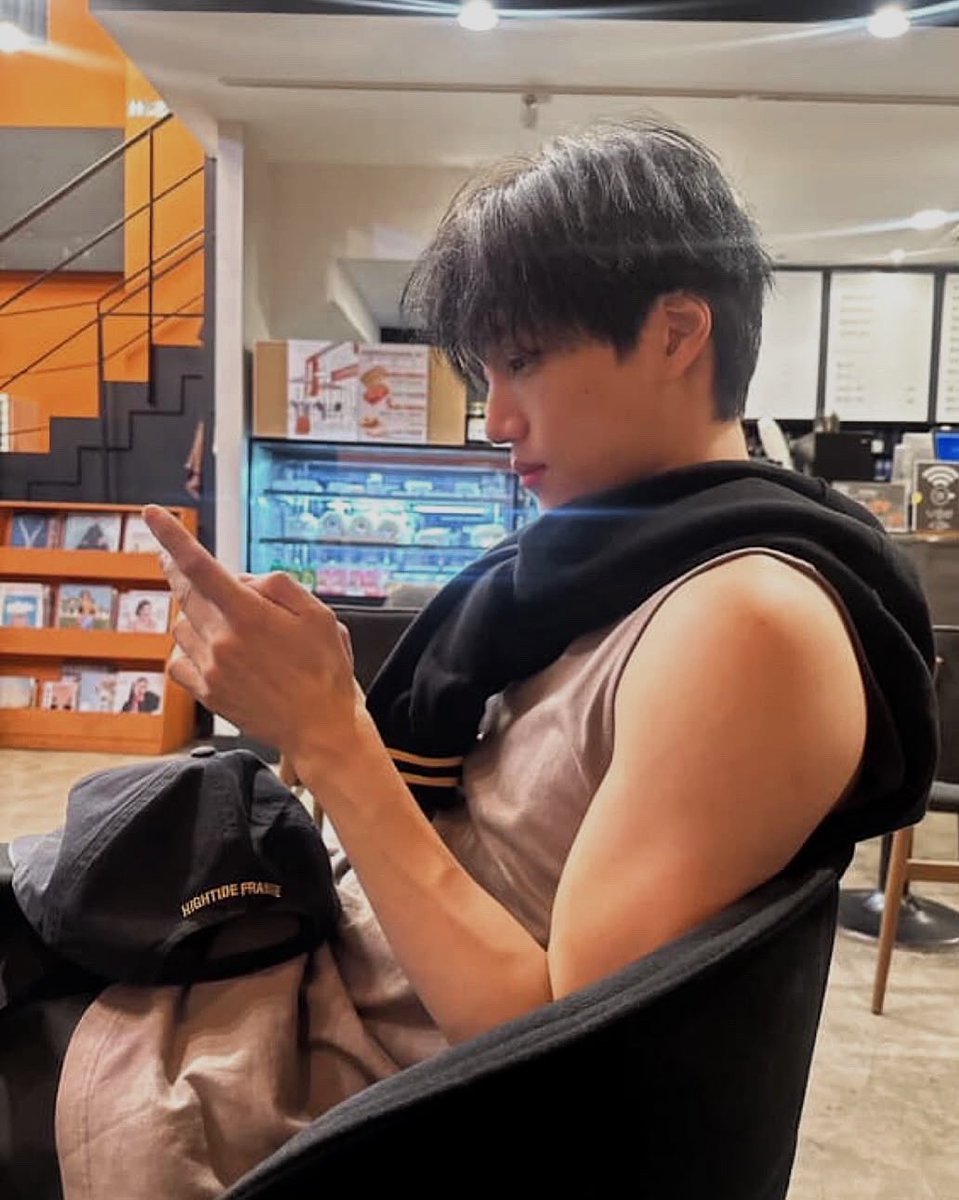 kaidiction's tweet photo. my favorite genre of kai https://t.co/UYy7zpsXDf