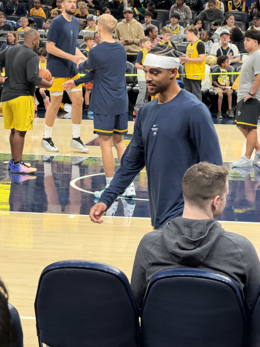 missemim's tweet photo. Fan Jam 2026💛💙💛💙💛
Took a photo with 
Tyrese Haliburton
James Johnson
Kelly Oubre Jr. 
Rienk Mast &amp; Braden Smith!
Thank you #Pacers !! https://t.co/zVtHqKrR0r
