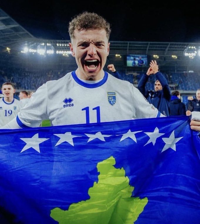 kosovarfootball's tweet photo. 70' | FISNIK ASLLANI SCORES! BUT WHAT A PLAY FROM EDON ZHEGROVA! 

🇽🇰1-0🇦🇹

#KOSAUT https://t.co/HEi8aSnsQz