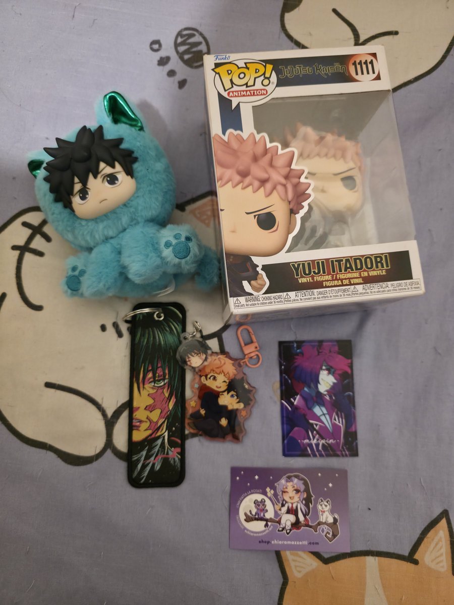 _howdiditend's tweet photo. haul a tema streghine e stregoni del romics ✨️ (penso di aver esaurito tutta la mia fortuna con le blind box pullando quel peluche di megumi) https://t.co/POTLa7A0ho