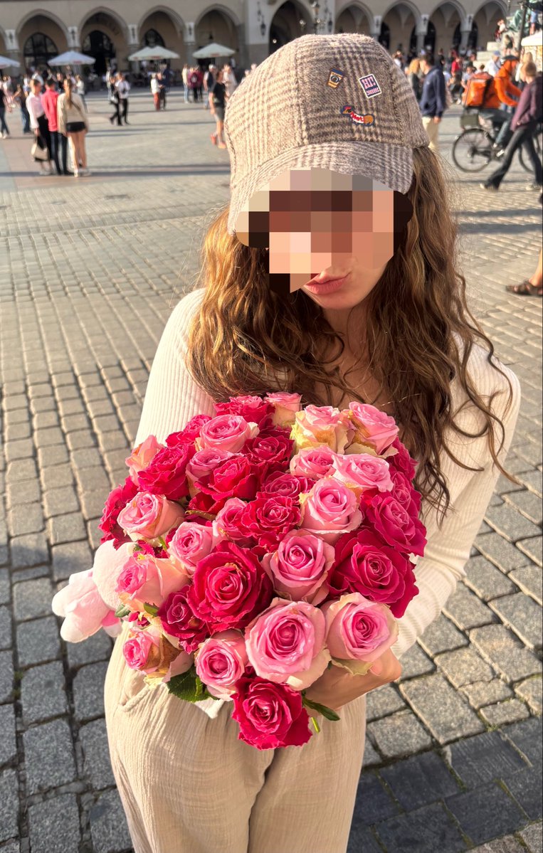 PaniMarbella's tweet photo. Bukiet od mojego ulubionego frajera ❤️💸 pani zasługuje na najlepsze. Zamelduj się pod stopą 👅🦶🏻cash meet? 

TELEGRAM DEMURIEX https://t.co/ZFX7i4QFjc