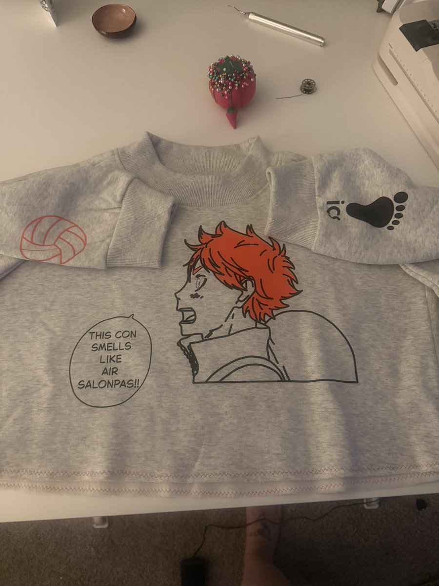 Sid_L3xia's tweet photo. I haven’t been streaming 🤷🏻‍♀️ because I accidentally really got into crafting 🤣 I have to figure out this cosplay and I’ll be back SOON but I did some neat stuff I think, I’m just bad at taking pictures 🤣 https://t.co/Lz4zUegDVY