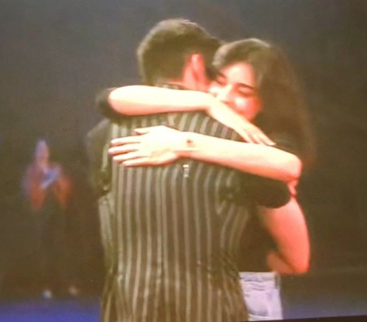 sukanya_bai's tweet photo. OH THE RESEMBLANCE HAS ME SHAKING CRYING THROWING UP.
hugging lady luck right after winning

#AvinashMishra #AviSha #kkk15 https://t.co/WTi0QitXDN