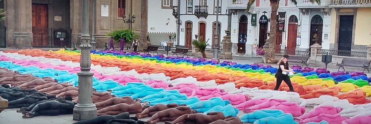 CRZ5855's tweet photo. Last month in Gran Canaria... I took part in a Spencer Tunick photo installation... amazing pictures and a great time out. Over 500 people took part to celebrate diversity and sexuality LGBQTIA+ https://t.co/761OFHsDDj