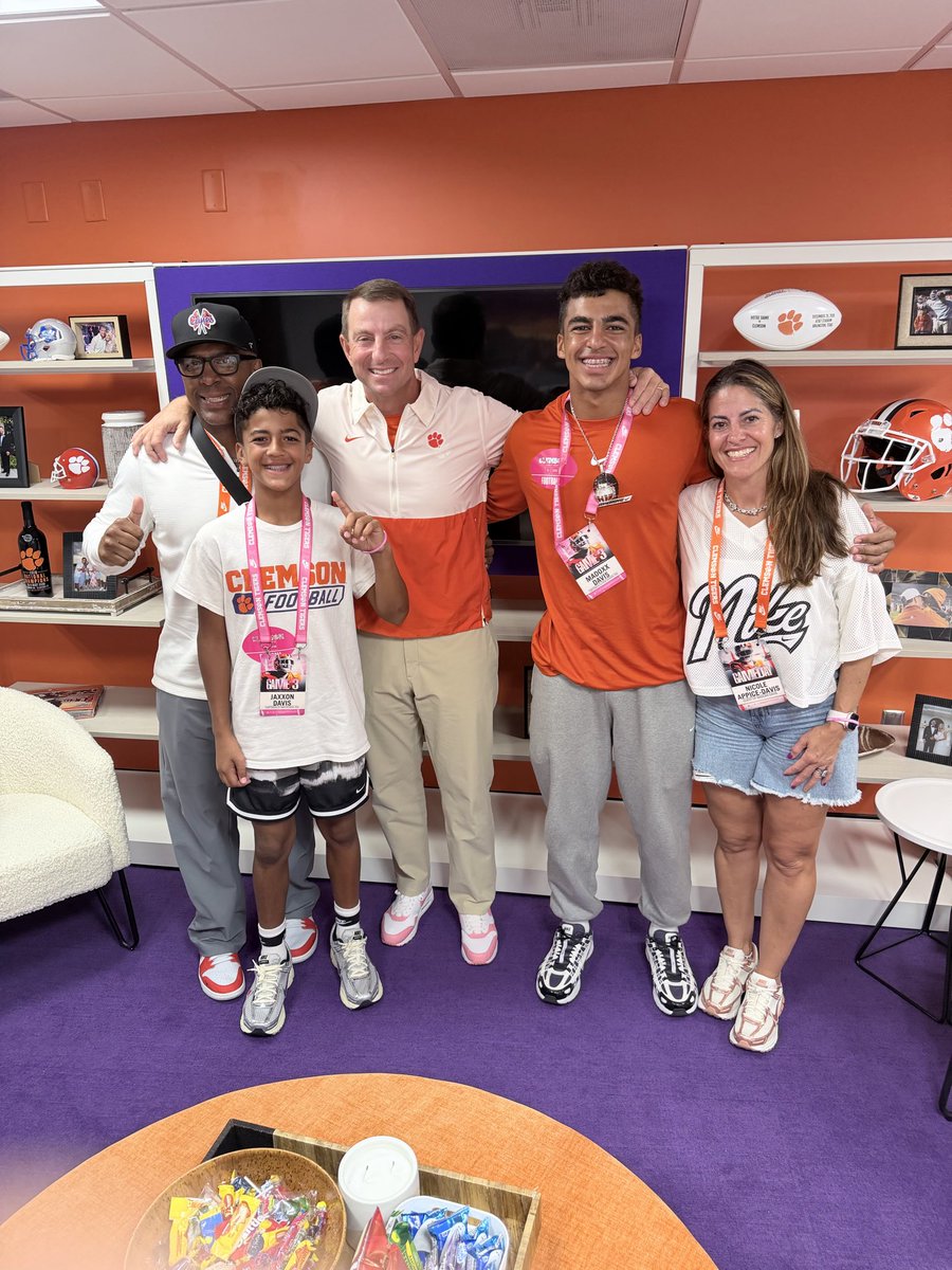 MadoxxDavis's tweet photo. Blessed to receive an Offer from @ClemsonFB! Coach Dabo Swinney @Coach_Grisham. #Clemson @CartersvilleFB @CHSHurricaneFB
@Coachkingruss @CoachQKent 
@ThisisESM @DemetricDWarren @ChadSimmons @adamgorney @SWiltfong_
@CharlesPower @ErikRichardsUSA
@On3 @TheUCReport @UANextFootball @Andrew_Ivins @RecruitGeorgia 
@Zack_Poff_MP
@dzoloty
@RustyManselL @Andy_Villamarzo @ErikRichardsUSA @CraigHaubert @TomLuginbill
@CFravel247
@TomLoy247
@247Hudson @gabrieldbrooks @benjaminwolk @najehwilk
@baconnetworkllc @BALLERSCHOICE1