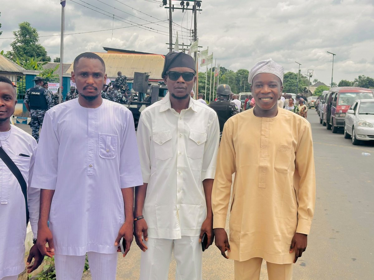 possible1001's tweet photo. Etche people will support and vote for all the Rainbow Coalition candidates in Rivers State.
#Wike
#ICanDo
#MayorCouncillor https://t.co/GUcj1aKCbz
