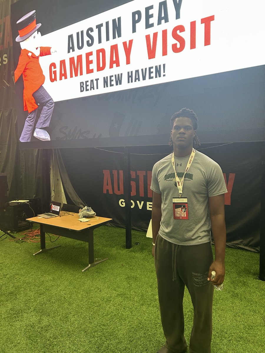 tupnext_'s tweet photo. Thank you @lucasreed12 for the game day the atmosphere was amazing, go Govs!!

@Coach_Perkins @CoachAHarrell11 @CoachStehle_  @Superstar_stock https://t.co/M691QKmz6n