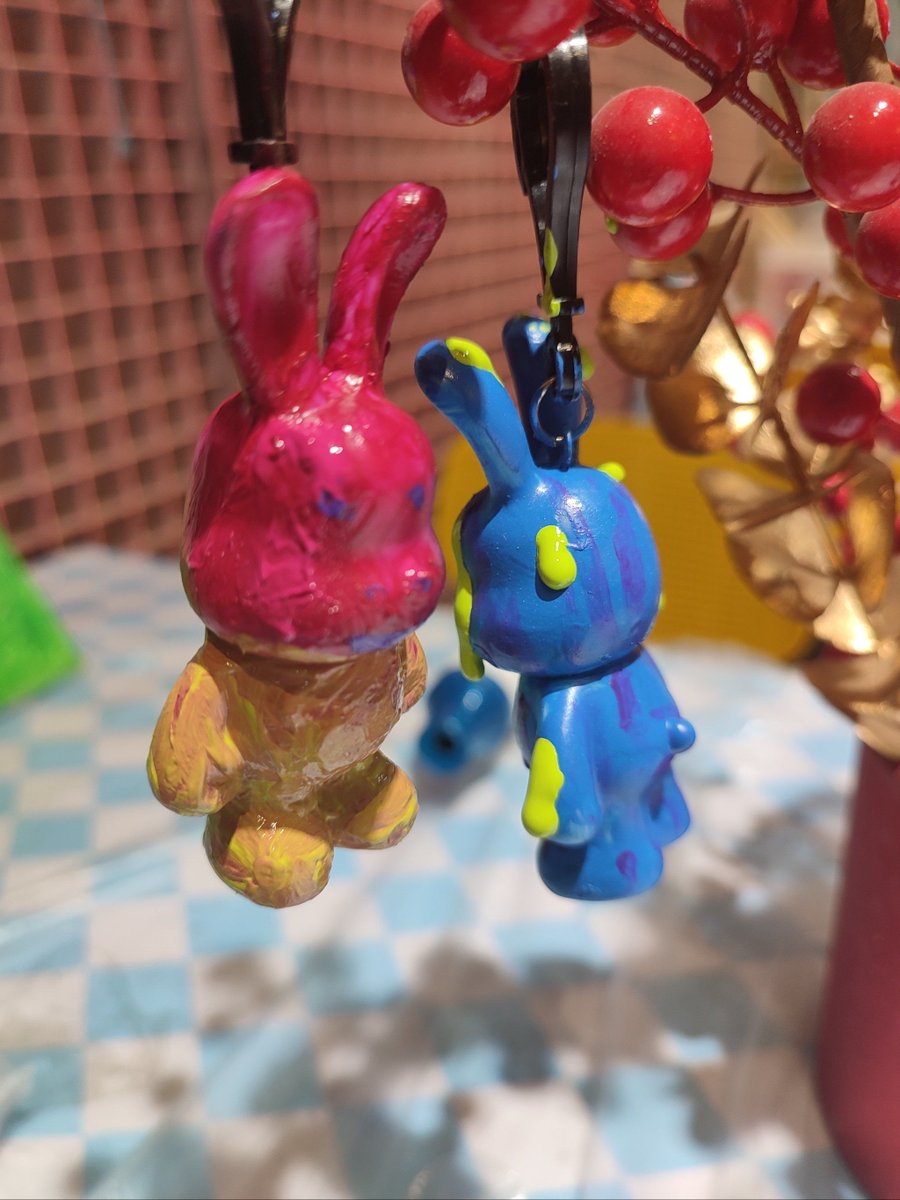 AaliyahLinlg's tweet photo. Hoy hice un llavero con palitos de helado y colores! Un DIY fácil y barato para decorar tus cosas ， https://t.co/7o1NpPRwdM