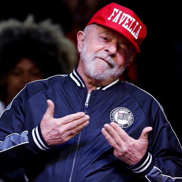 sboficial's tweet photo. 🚨 Lula venceu o 1º turno na Tchéquia com 279 votos contra 70 de Flávio Bolsonaro. #Eleicoes2026 https://t.co/ahw90mFyNi