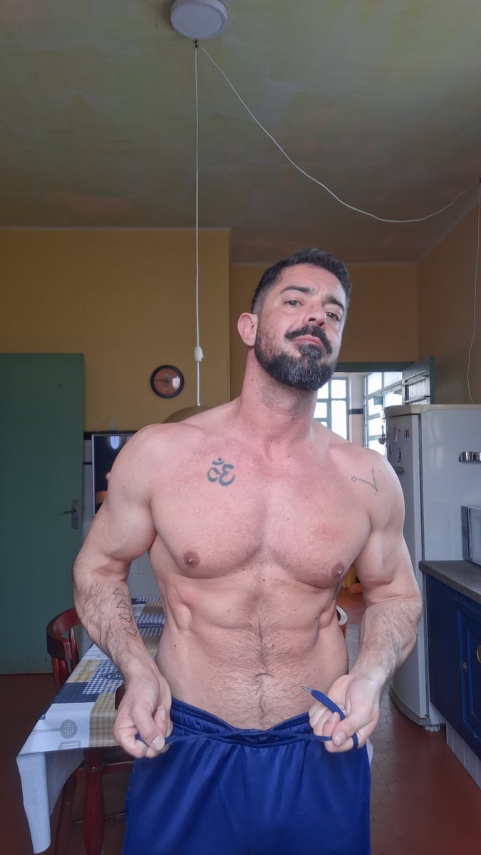 adryfds's tweet photo. Se é para aparecer, que seja de forma frequente 🤭 https://t.co/av6EN7kYkN