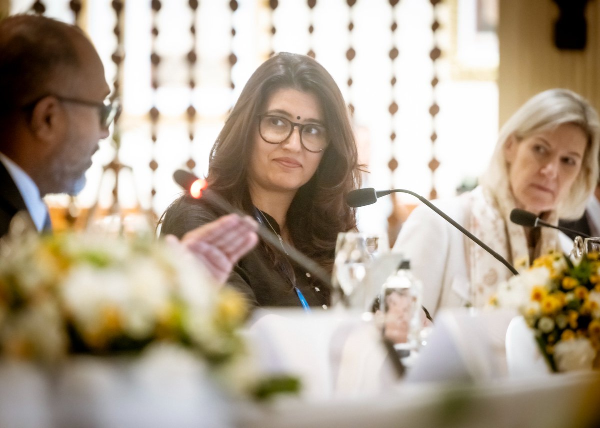 MunSecConf's tweet photo. Day 1⃣ of #MLMNewDelhi brought together perspectives on some of the most pressing challenges shaping the global order:
🔹 the role of emerging and middle powers
🔹 global health
🔹 maritime security in the Indo-Pacific
🔹 the future of democracy
More to come tomorrow. 🇮🇳 https://t.co/MNcdWzfhnk