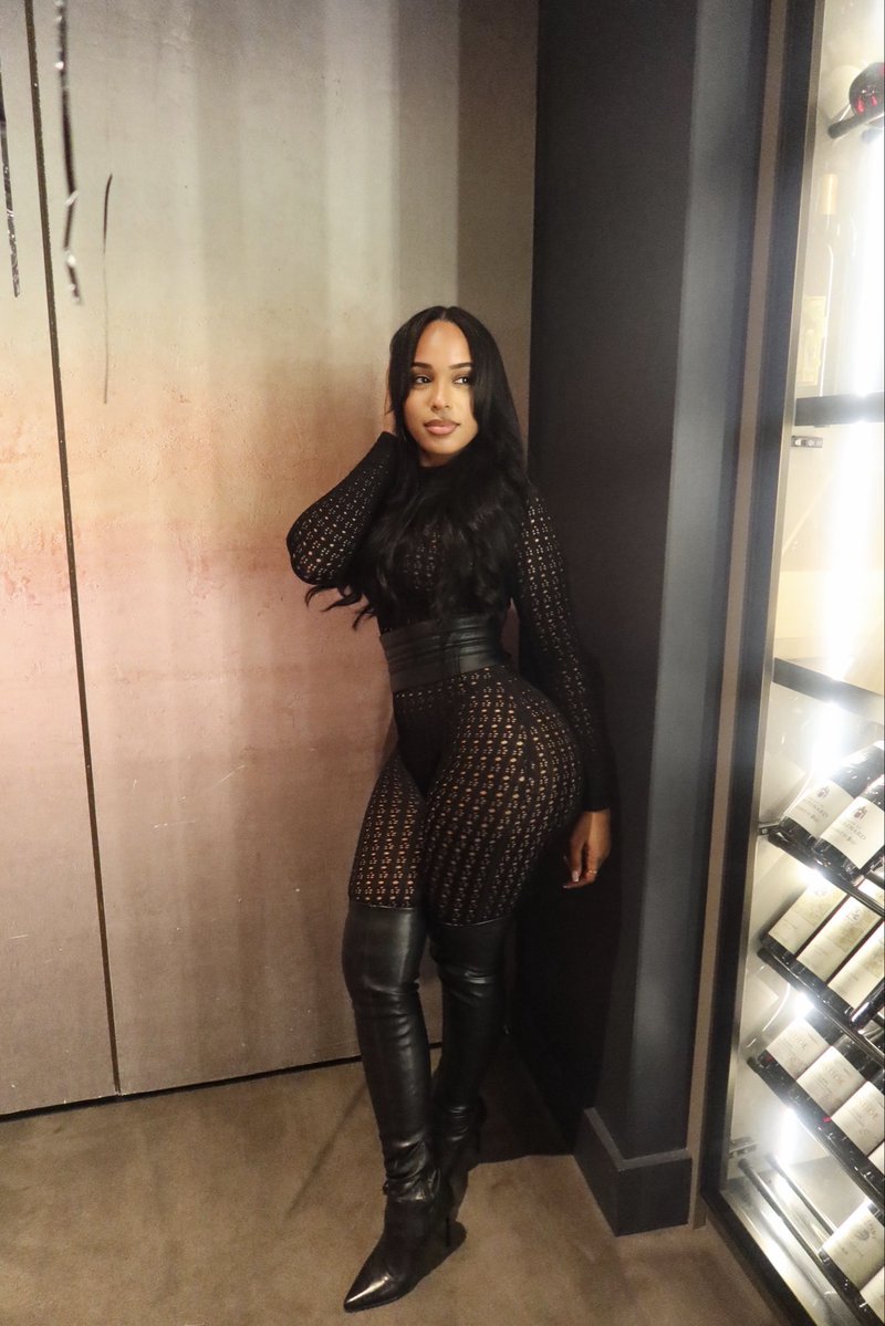 EmelynKandy's tweet photo. Made you look https://t.co/YfAo4cnHnP