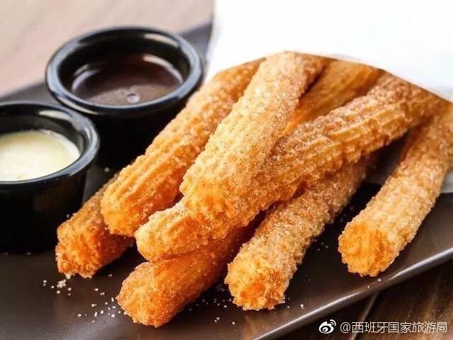 RachelHarbqn's tweet photo. Churros crujientes con chocolate caliente en la parada de la calle! Perfectos para calentarte y disfrutar un momento dulce. https://t.co/XB2OtM7Ipl