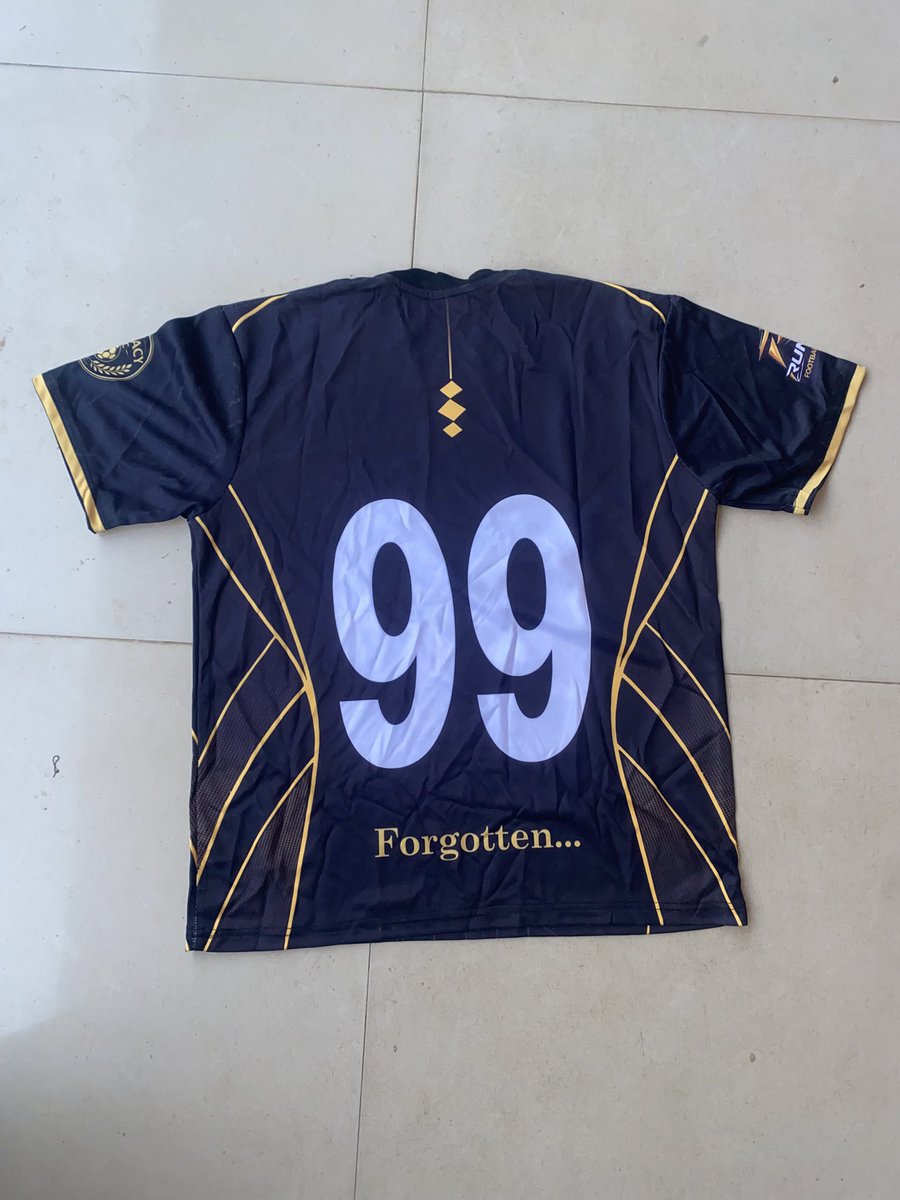 H7nc0zip's tweet photo. Pov: you designed one of the best jersey in your school’s football league https://t.co/4yYLCnfzZP