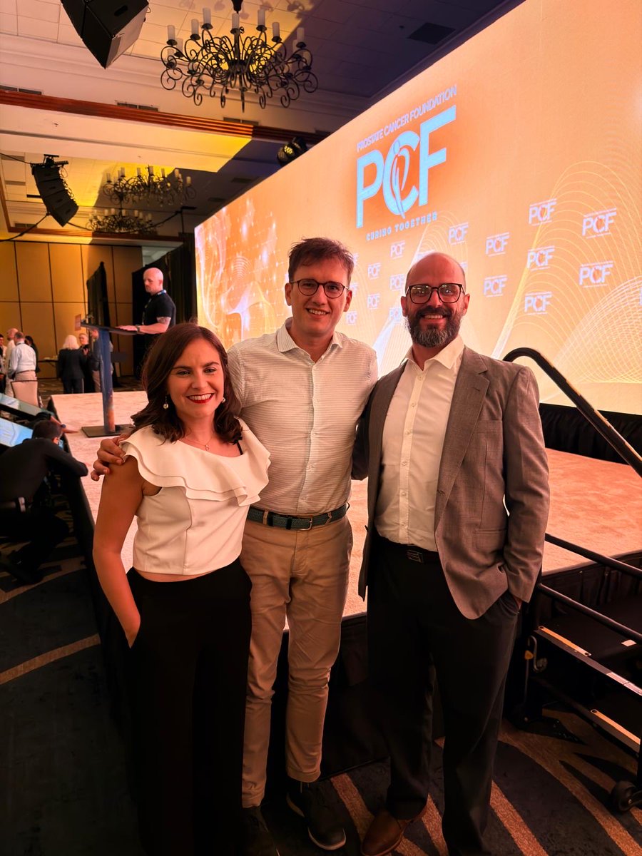 _NicoAnse's tweet photo. Very honored to receive the @PCF_Science Young Investigator Award!🏆
A double honor, also joining the @criscancer family.

Grateful for their support and the opportunity to keep advancing prostate cancer research.

Thanks to my mentor @quimmateo and @VHIO team!🔬🧬#PCFretreat https://t.co/K86zMciTPQ